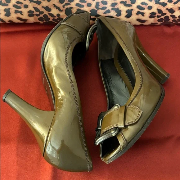 Fendi Olive/Army Green Patent Leather Buckle Peep-Toe Heels - Picture 11 of 16